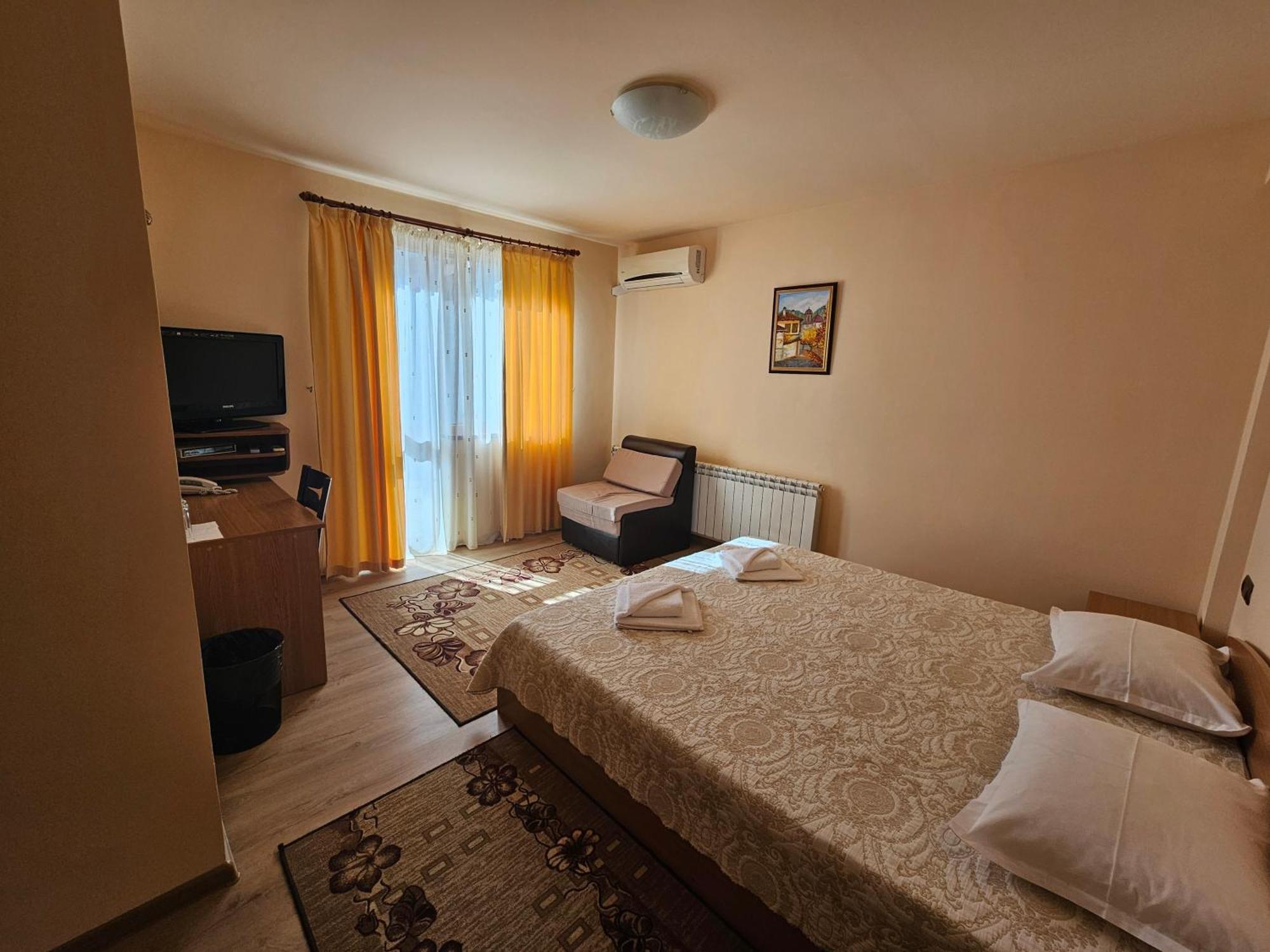 Panorama Family Hotel Zlatograd Exterior photo
